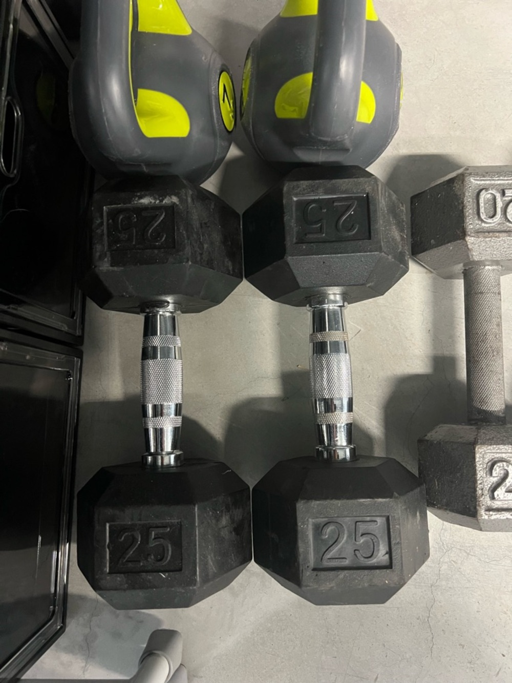 Pair of 25 lb Hex Rubber Dumbbells - Black